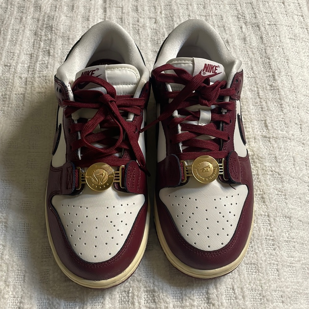 Nike dunk low SE